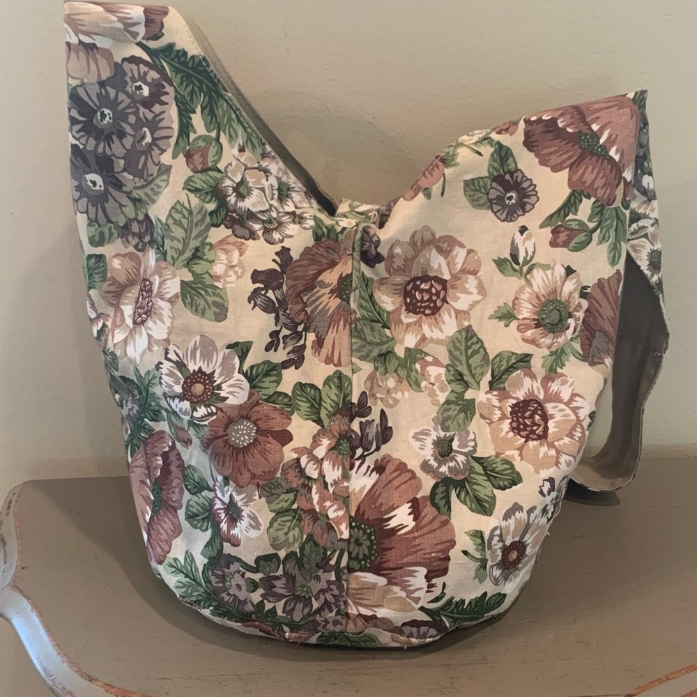 Sling Sac Floral Crossbody Bag